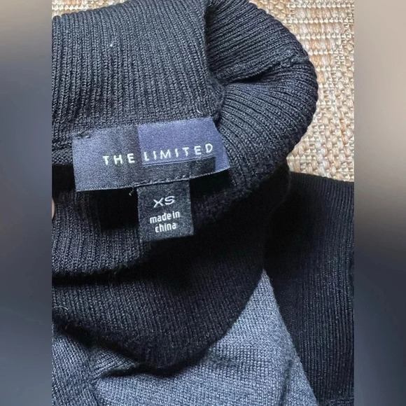 The Limited Women's Black and Grey Fitted Turtleneck Sweater, Size XS - Picture 8 of 8